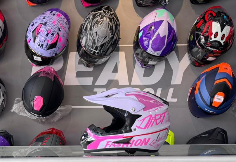 Casco KRM Cross | Certificación Americana y Ventilación Óptima - Imagen 2